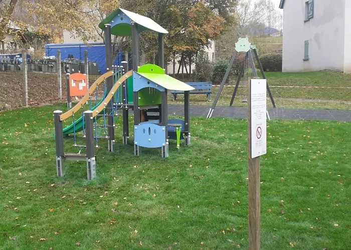 T4 Duplex Spacieux -7 Personnes- Piscine à Appartement Arreau